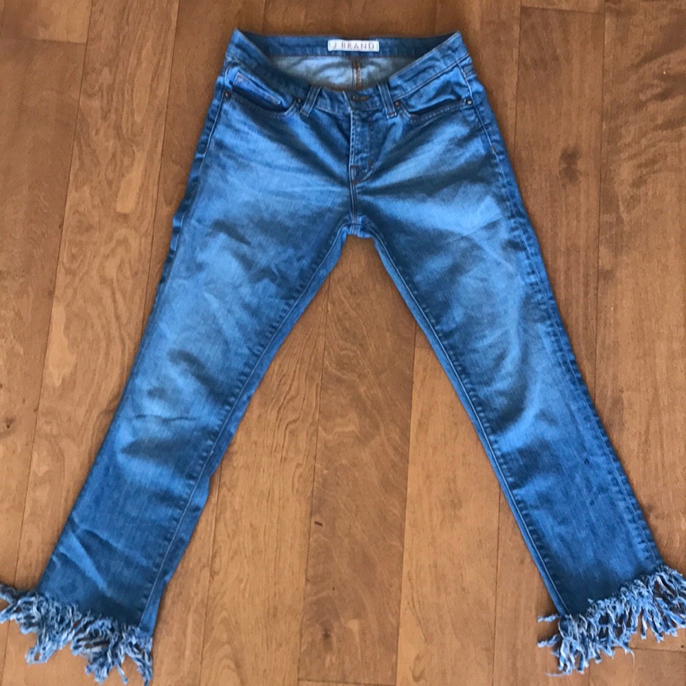 J Brand skinny fray cropped jeans. Sz 27